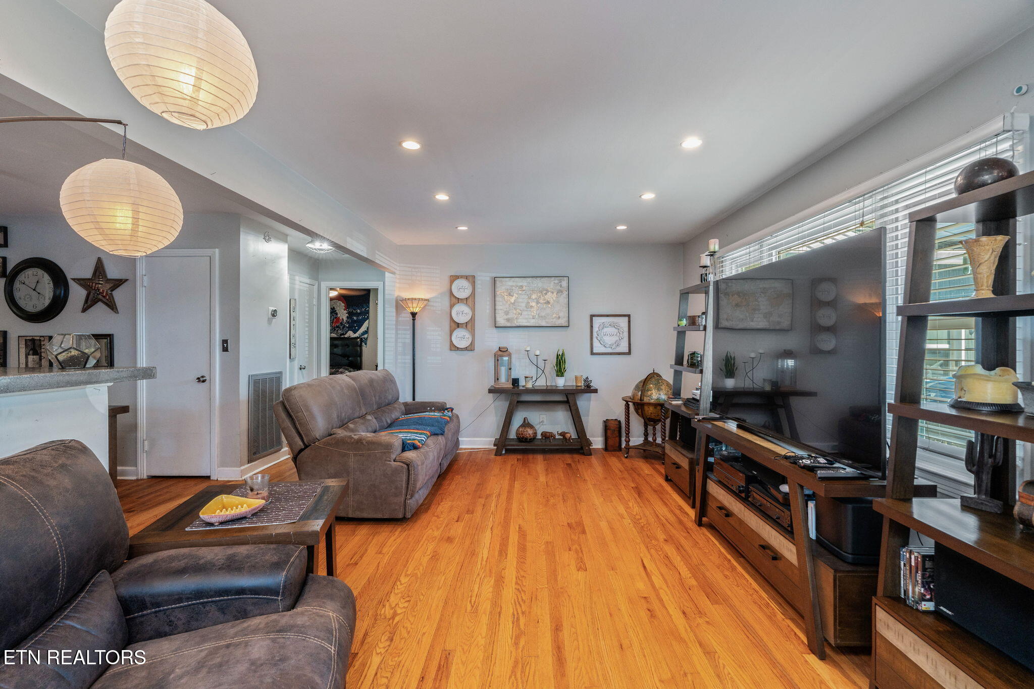 1025 Morrell Road Knoxville, TN 37919 - Photo 11 of 45 Living Room