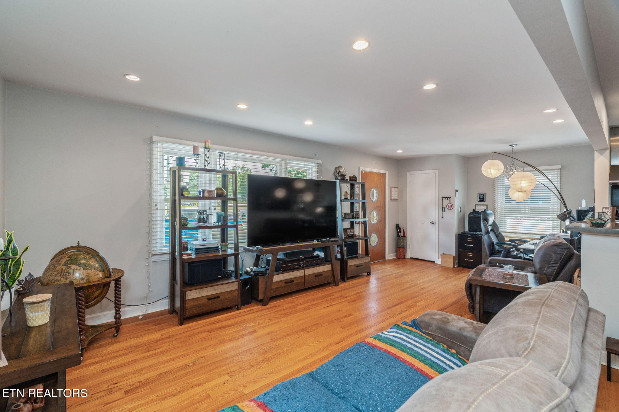 1025 Morrell Road Knoxville, TN 37919 - Photo 12 of 45 Living Room