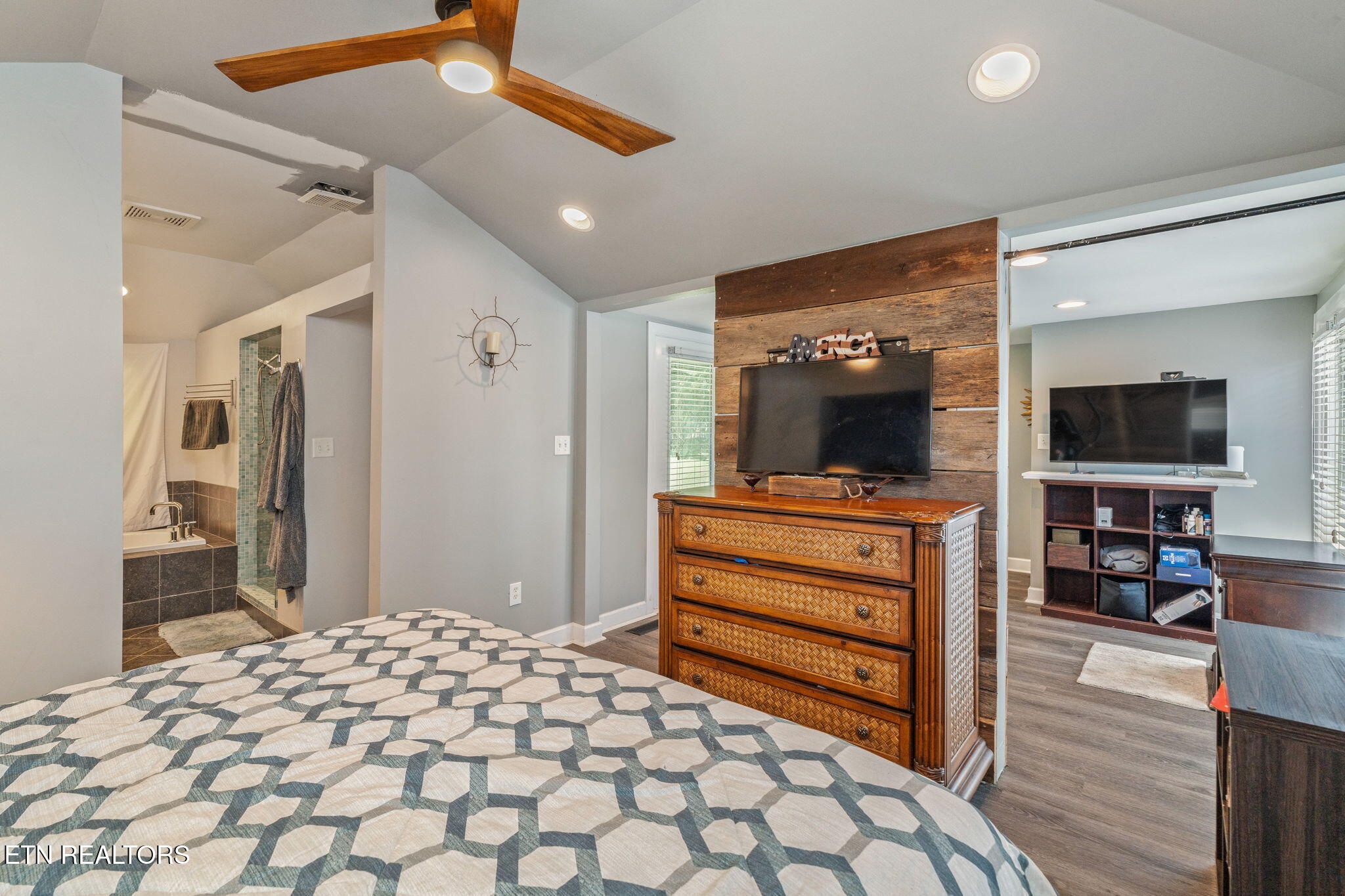 1025 Morrell Road Knoxville, TN 37919 - Photo 24 of 45 Primary Bedroom