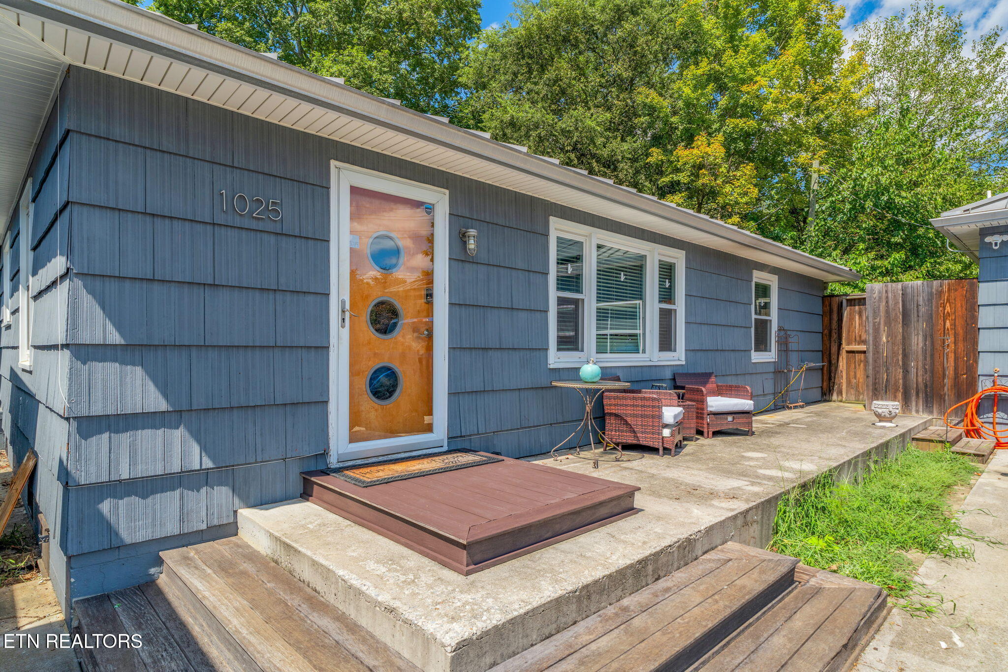 1025 Morrell Road Knoxville, TN 37919 - Photo 3 of 45 Front Entry & Deck