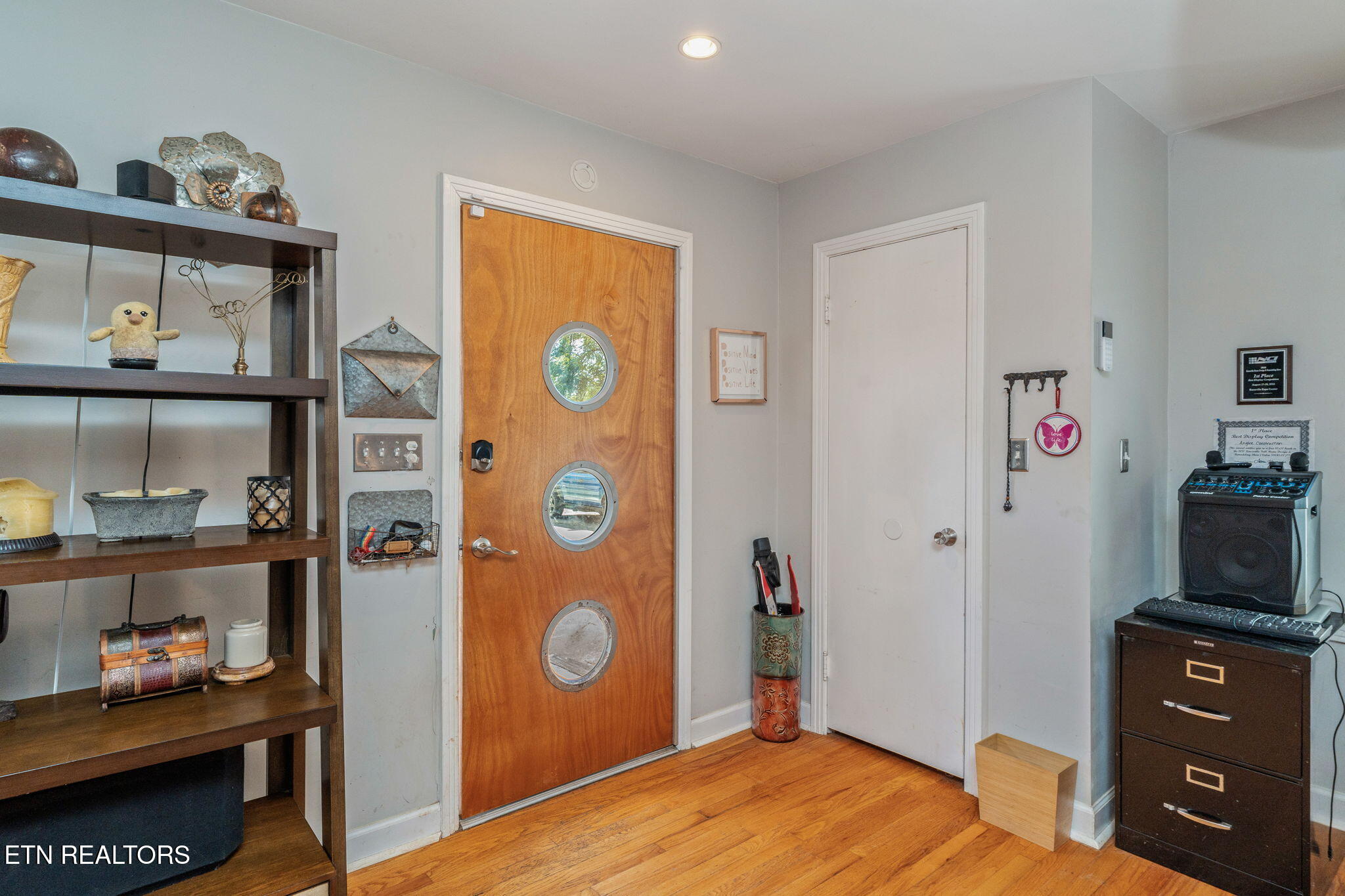 1025 Morrell Road Knoxville, TN 37919 - Photo 9 of 45 Front Entry