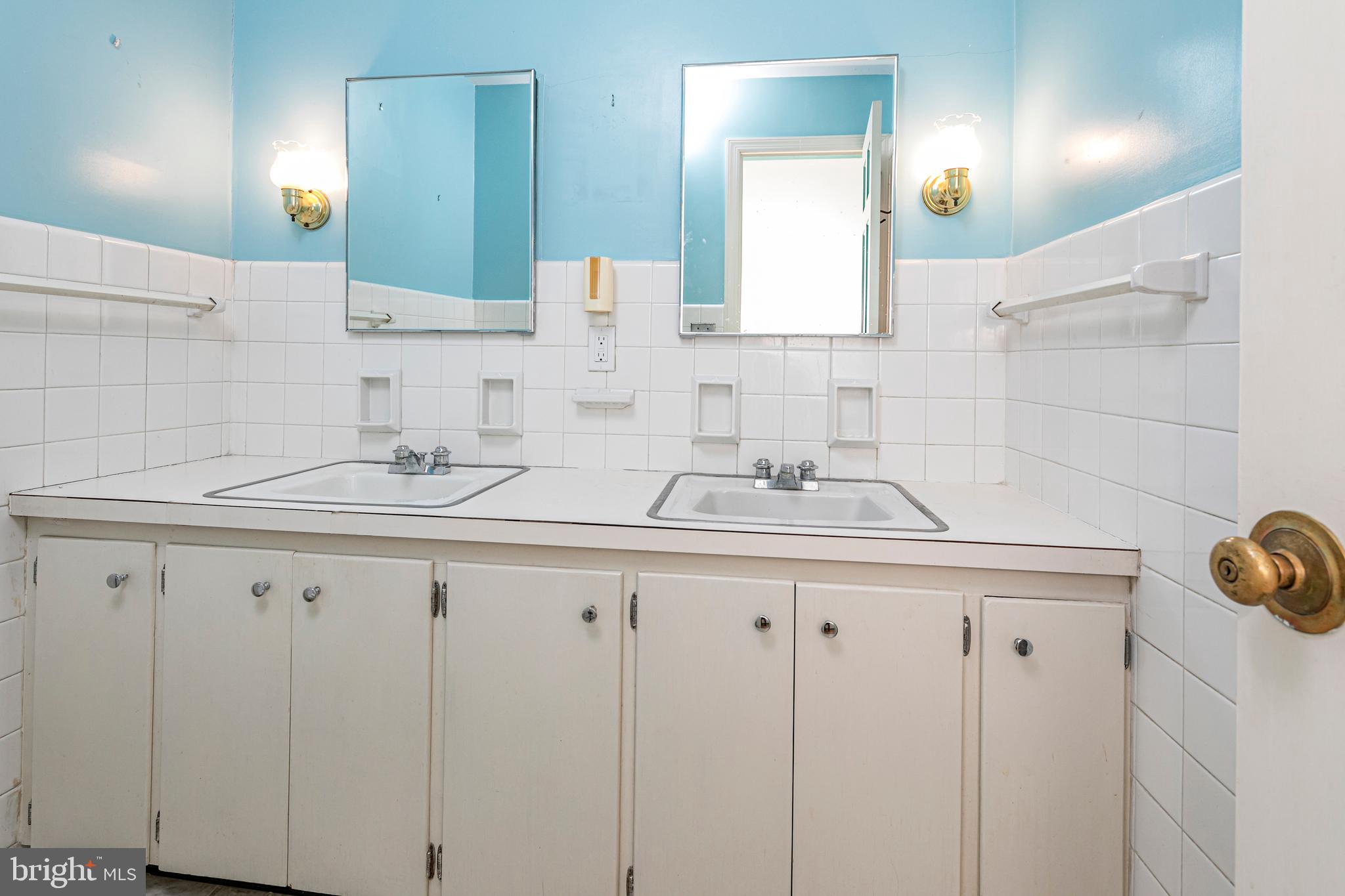 498 Rosedale Road Princeton, NJ 08540 - Photo 35 of 48 a bathroom with a sink and a mirror