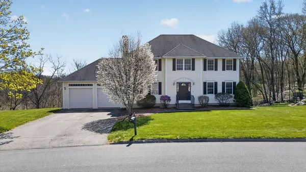 $1,299,900 | 4 Lt Litchfield Way, Burlington, MA 01803