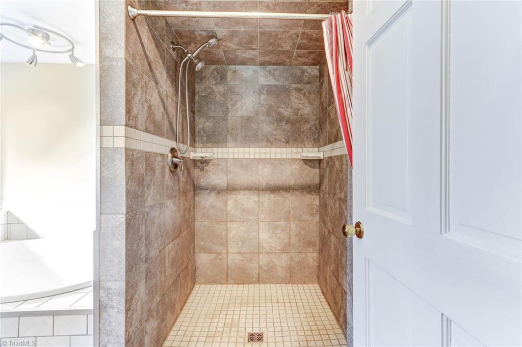 131 Greenbriar Road Reidsville, NC 27320 - Photo 14 of 24 Gallery Image 14