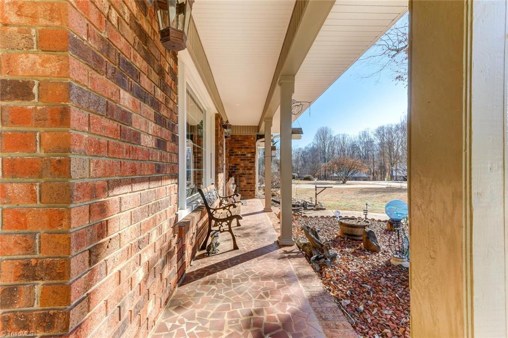 131 Greenbriar Road Reidsville, NC 27320 - Photo 3 of 24 Gallery Image 3
