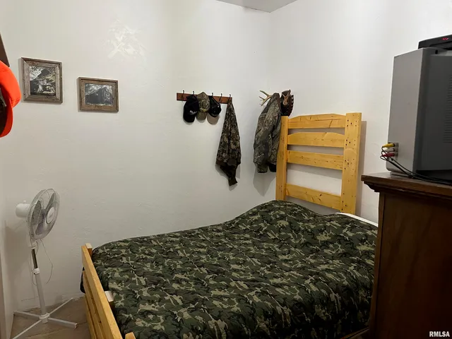 $739,000 | 415 Pinoak Lane, Cypress, IL 62923