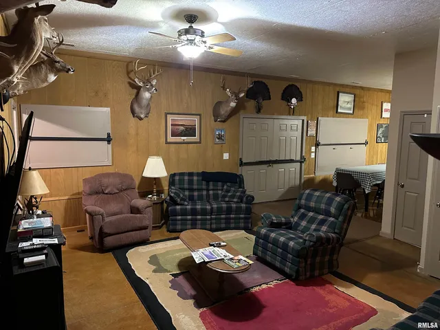 $739,000 | 415 Pinoak Lane, Cypress, IL 62923