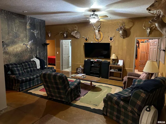 $739,000 | 415 Pinoak Lane, Cypress, IL 62923