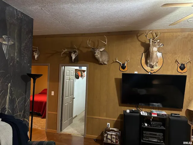 $739,000 | 415 Pinoak Lane, Cypress, IL 62923