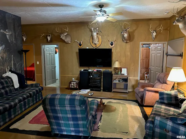 $739,000 | 415 Pinoak Lane, Cypress, IL 62923