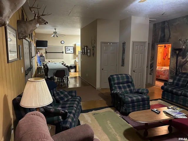 $739,000 | 415 Pinoak Lane, Cypress, IL 62923