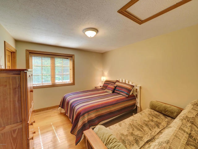 9620 Emerald Ridge Onekama, MI 49675 - Photo 30 of 54 1875662-29.JPG
