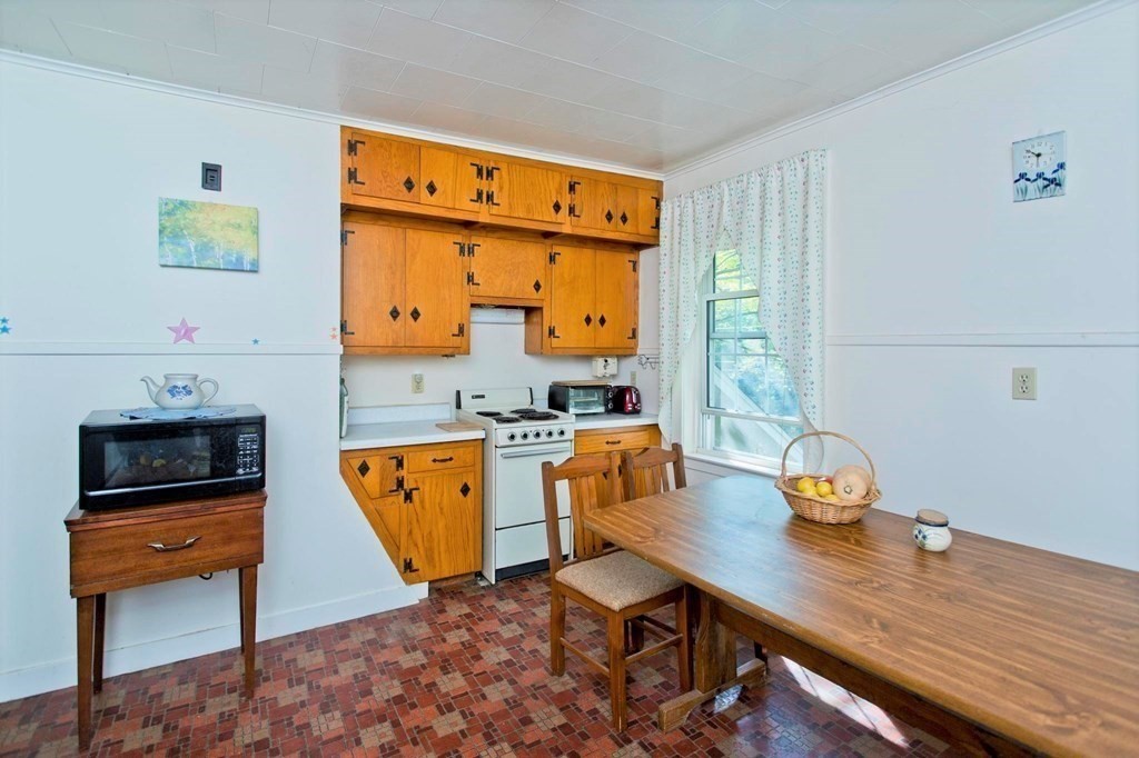 4 Lawrence Plain Road Hadley, MA 01035 - Photo 28 of 33 Gallery Image 28