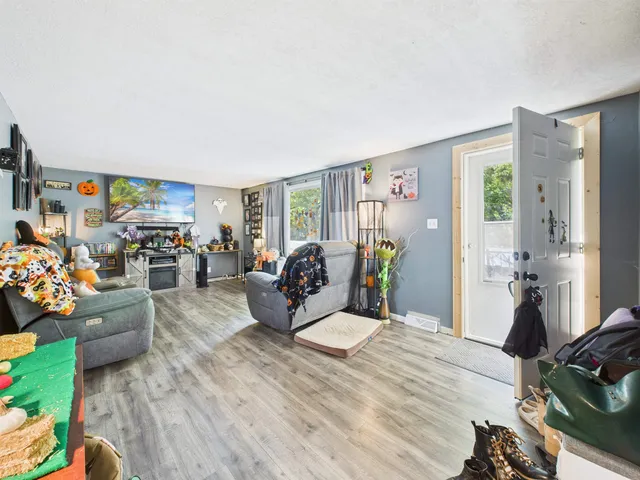 $210,000 | 515 East Riverside Road, Huntington, IN 46750