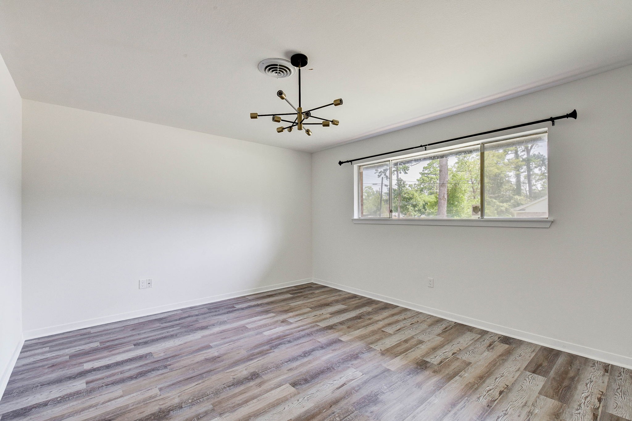 1703 North Roberson Street Conroe, TX 77301 - Photo 13 of 50