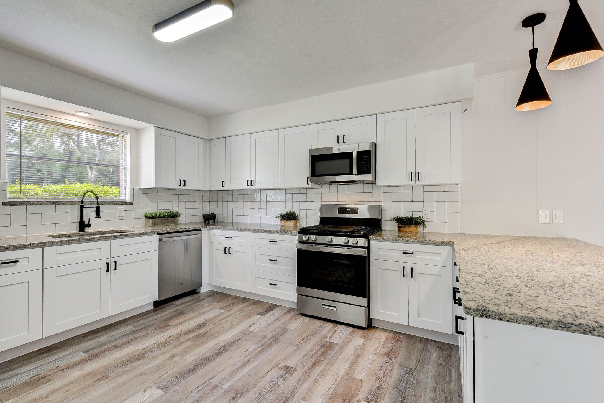 1703 North Roberson Street Conroe, TX 77301 - Photo 20 of 50