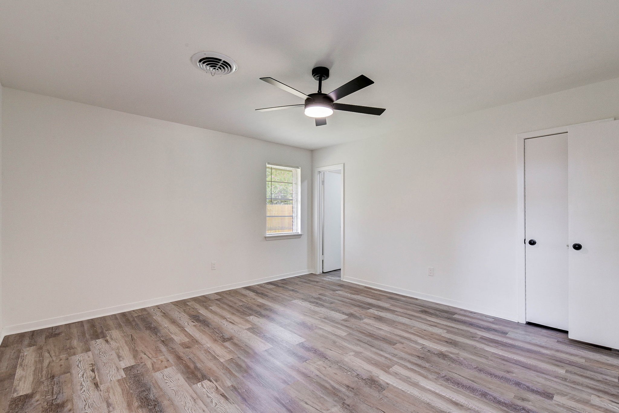 1703 North Roberson Street Conroe, TX 77301 - Photo 33 of 50