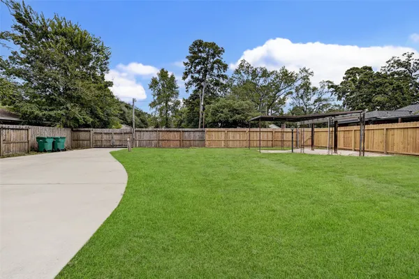 $2,650 | 1703 North Roberson Street, Conroe, TX 77301