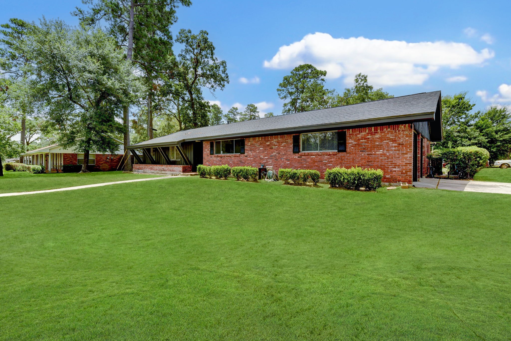 1703 North Roberson Street Conroe, TX 77301 - Photo 8 of 50