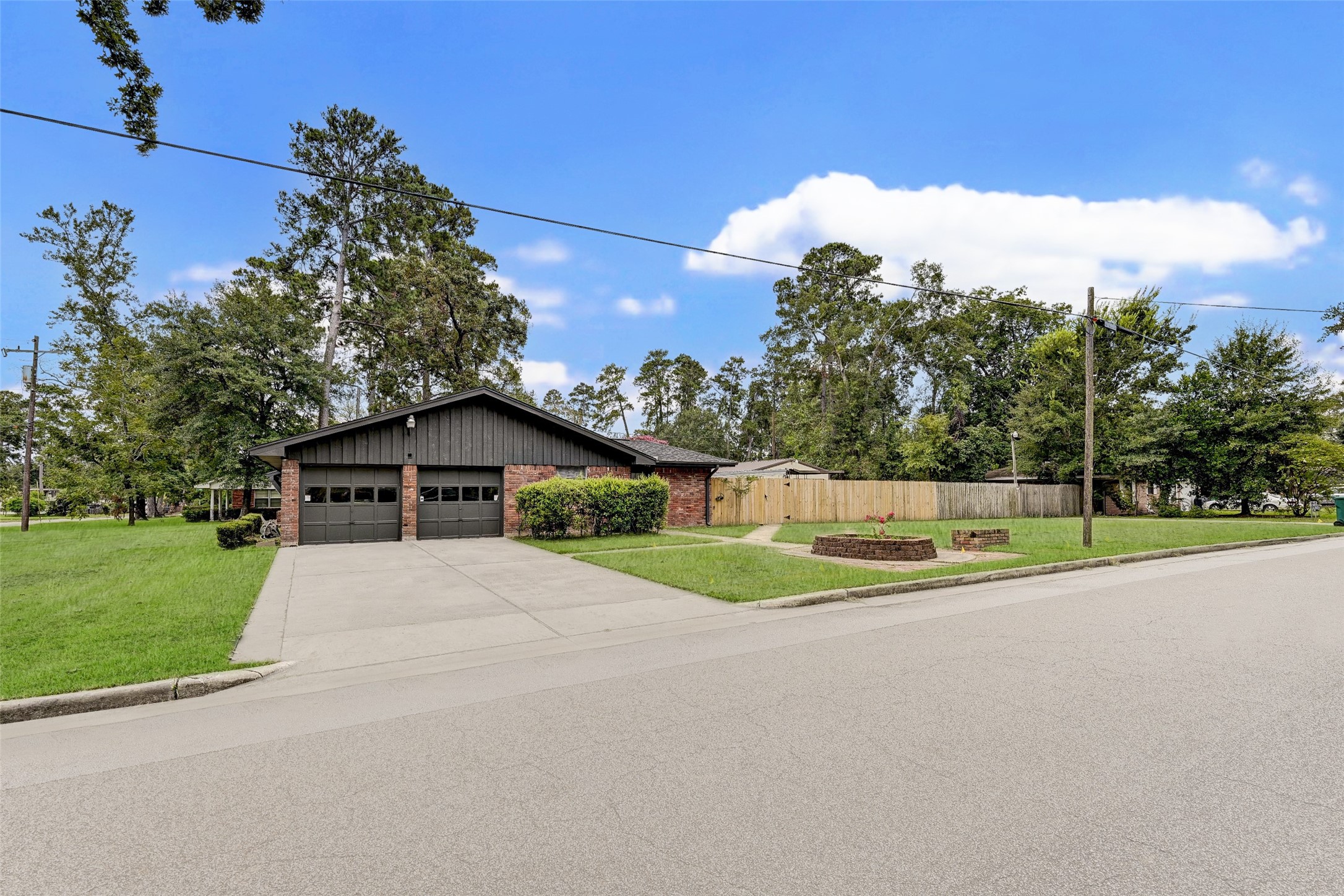 1703 North Roberson Street Conroe, TX 77301 - Photo 9 of 50