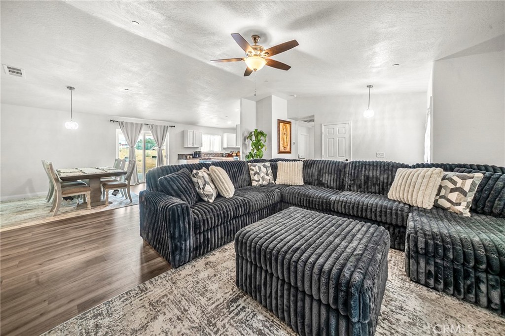 9570 Mescalero Road Phelan, CA 92371 - Photo 4 of 26 Gallery Image 4
