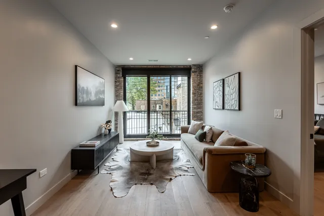 $2,985 | 1706 Sherman Avenue, Unit 203, Evanston, IL 60201