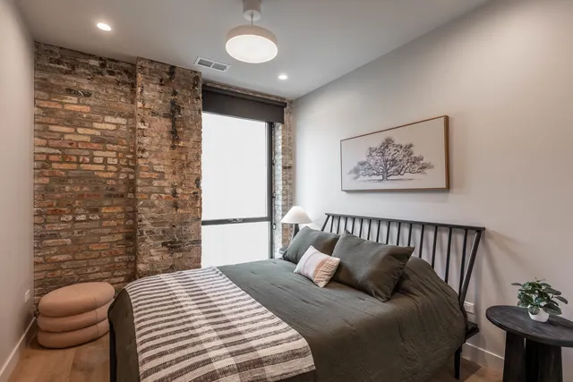 $2,985 | 1706 Sherman Avenue, Unit 203, Evanston, IL 60201