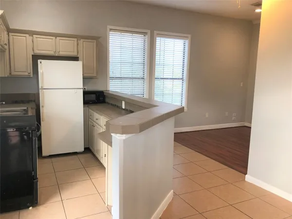$950 | 543 West 27th Street, Unit E, Houston, TX 77008