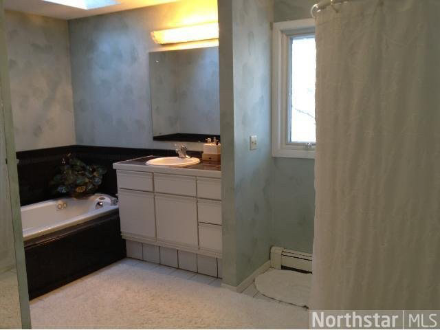23 Tamarisk Road Dellwood, MN 55110 - Photo 10 of 18 Gallery Image 10