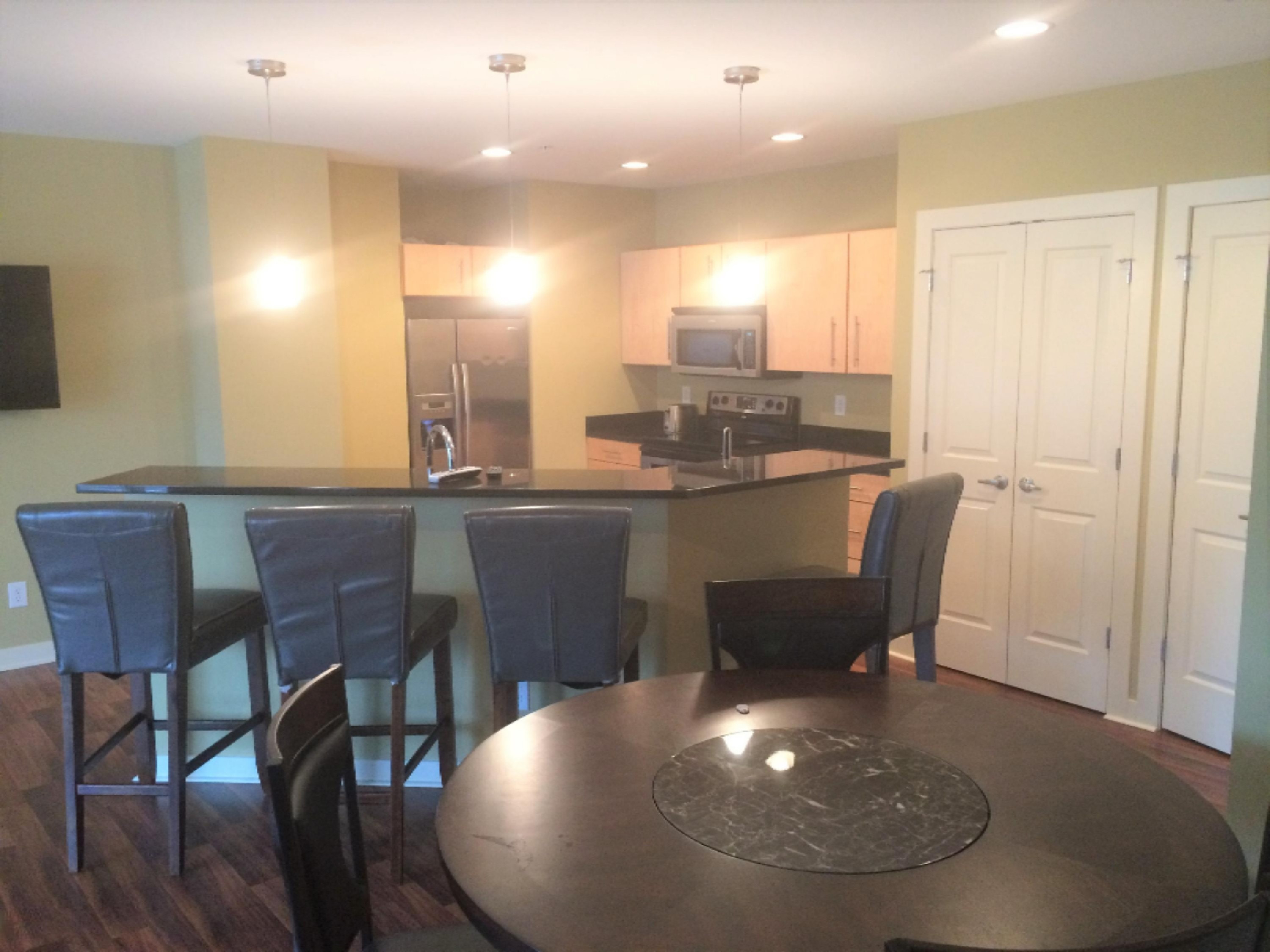 1221 Broad Street, Unit 3 St. Joseph, MI 49085 - Photo 3 of 33 IMG_3077