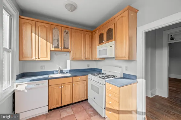 $2,325 | 834 West Lancaster Avenue, Unit 3F, Bryn Mawr, PA 19010