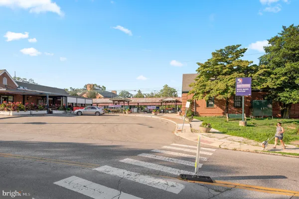 $2,325 | 834 West Lancaster Avenue, Unit 3F, Bryn Mawr, PA 19010