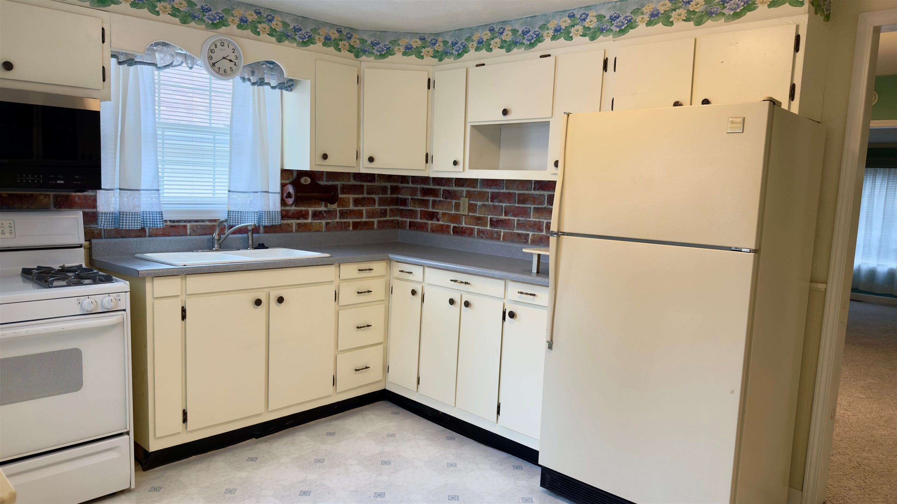 415 Rotary Road Huntington, WV 25705 - Photo 14 of 23 Gallery Image 14