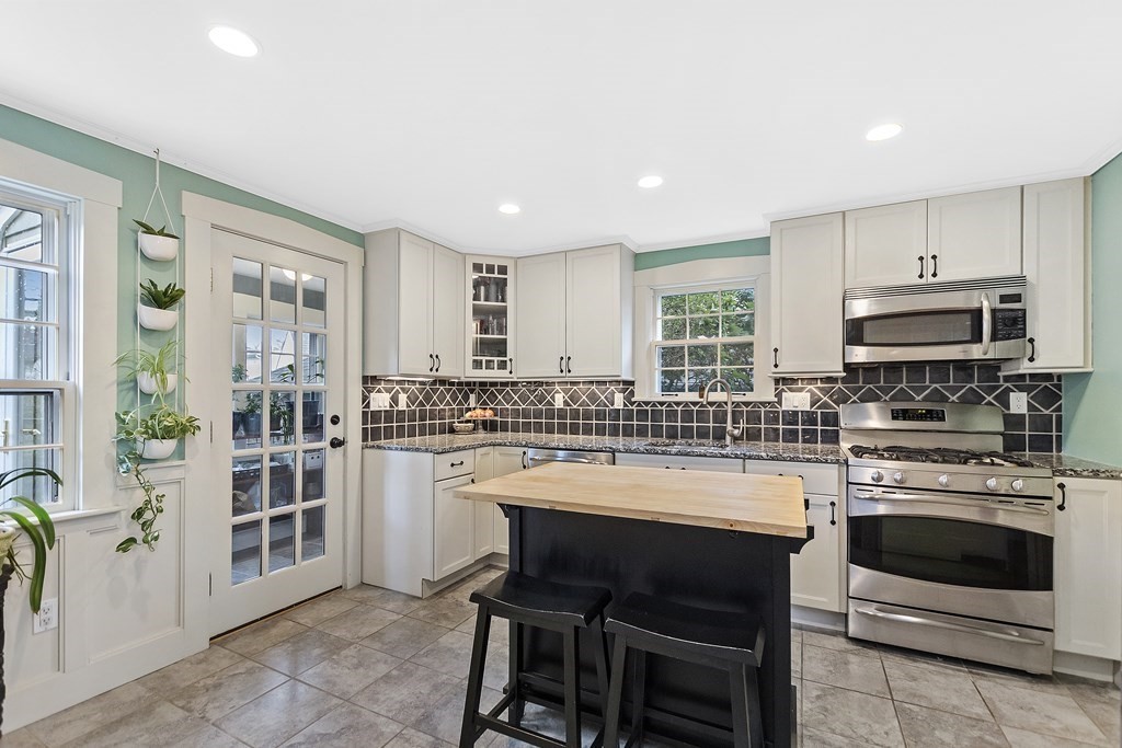 14 Virginia Road Waltham, MA 02453 - Photo 11 of 34