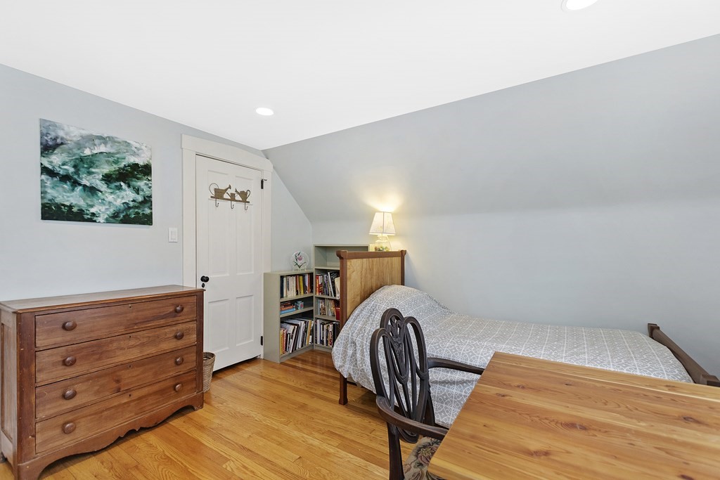 14 Virginia Road Waltham, MA 02453 - Photo 15 of 34