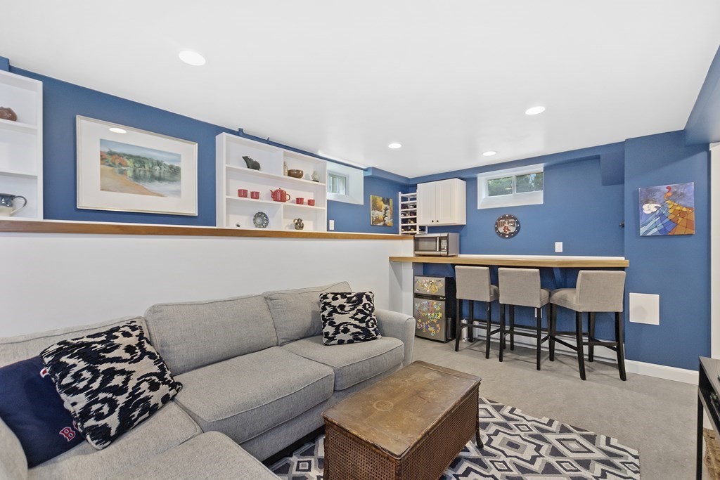 14 Virginia Road Waltham, MA 02453 - Photo 23 of 34