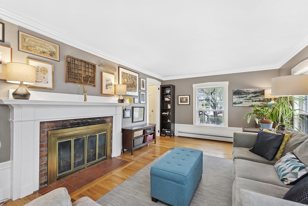 14 Virginia Road Waltham, MA 02453 - Photo 4 of 34