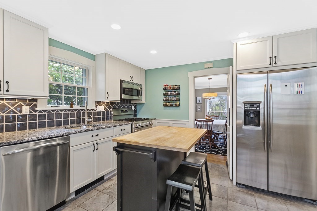 14 Virginia Road Waltham, MA 02453 - Photo 10 of 34