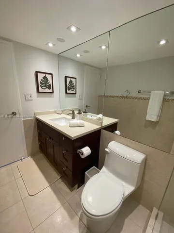 $5,500 | 5151 Collins Avenue, Unit 531, Miami Beach, FL 33140