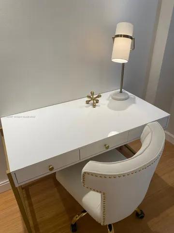 $5,500 | 5151 Collins Avenue, Unit 531, Miami Beach, FL 33140