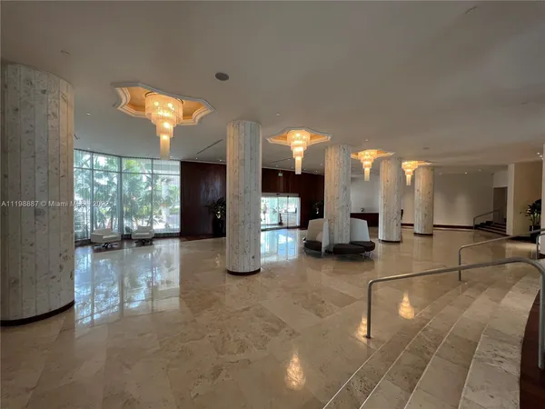 $5,500 | 5151 Collins Avenue, Unit 531, Miami Beach, FL 33140
