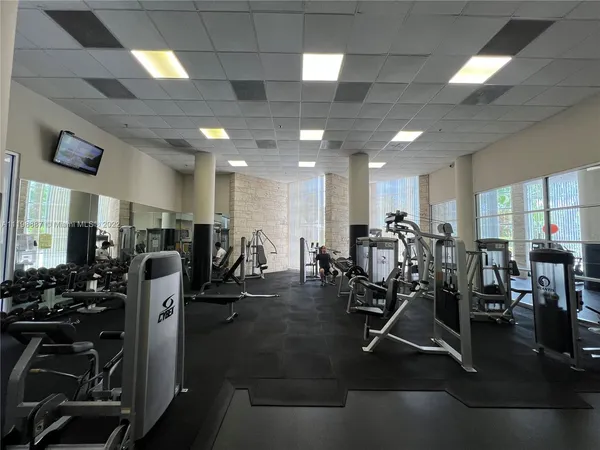 $5,500 | 5151 Collins Avenue, Unit 531, Miami Beach, FL 33140