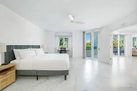 $1,115,000 | 100 Southeast 5th Avenue, Unit 304, Boca Raton, FL 33432