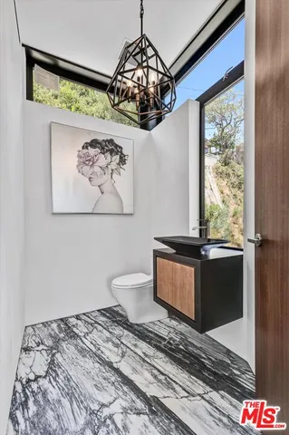 $6,499,000 | 8526 Hollywood Boulevard, Los Angeles, CA 90069