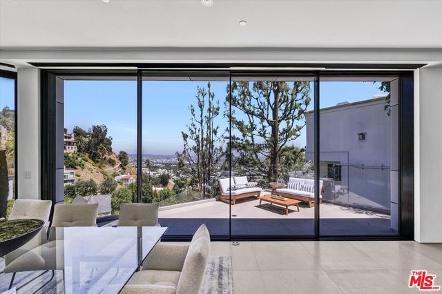 $6,499,000 | 8526 Hollywood Boulevard, Los Angeles, CA 90069