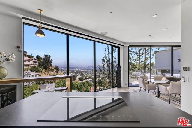 $6,499,000 | 8526 Hollywood Boulevard, Los Angeles, CA 90069