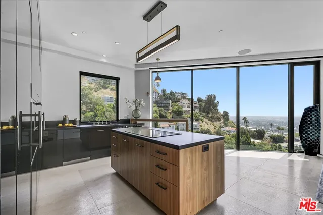 $6,499,000 | 8526 Hollywood Boulevard, Los Angeles, CA 90069