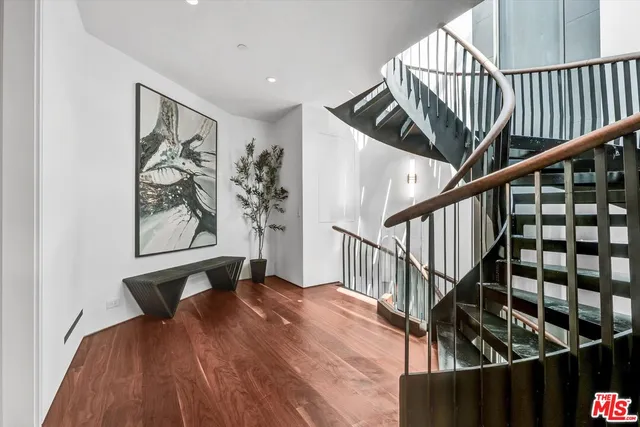 $6,499,000 | 8526 Hollywood Boulevard, Los Angeles, CA 90069