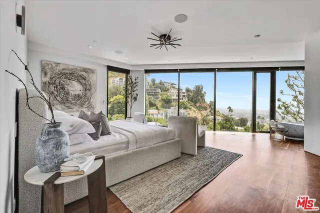 $6,499,000 | 8526 Hollywood Boulevard, Los Angeles, CA 90069