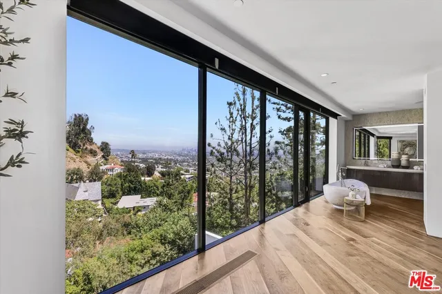 $6,499,000 | 8526 Hollywood Boulevard, Los Angeles, CA 90069